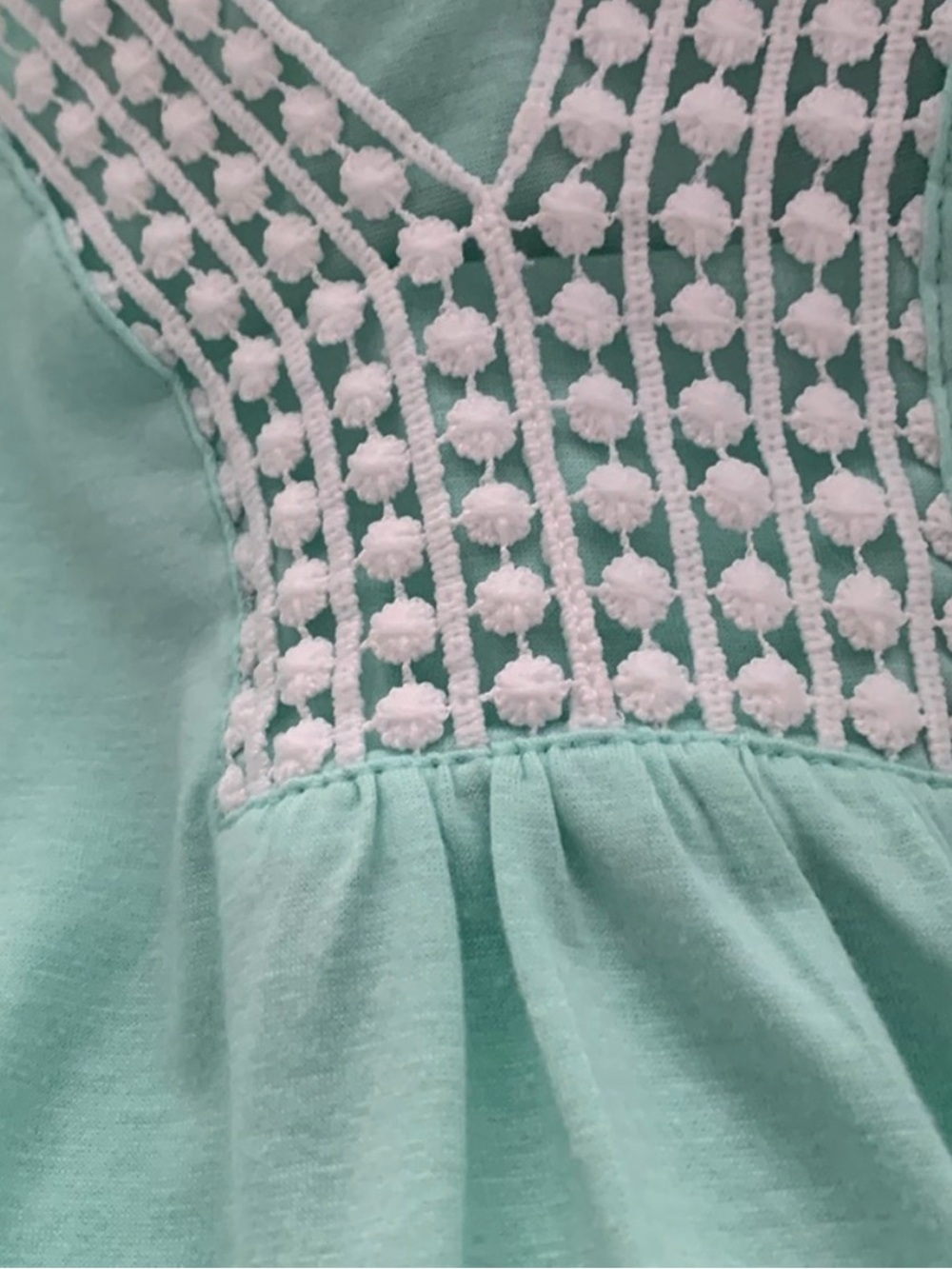 🕊️Mint V-Neck Embroidered Top - Picture 4 of 7